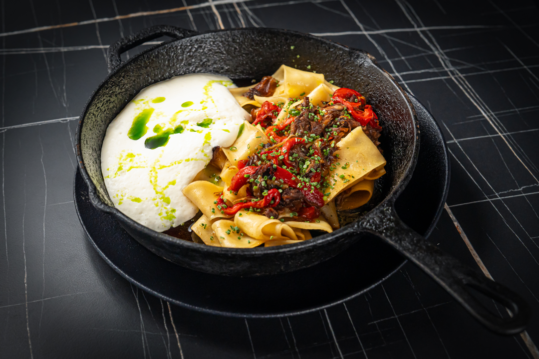 Papardelle y ragú de vacuno al vino tinto